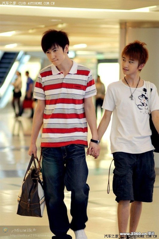 (北京最红的男同性恋)夏河和洛洛