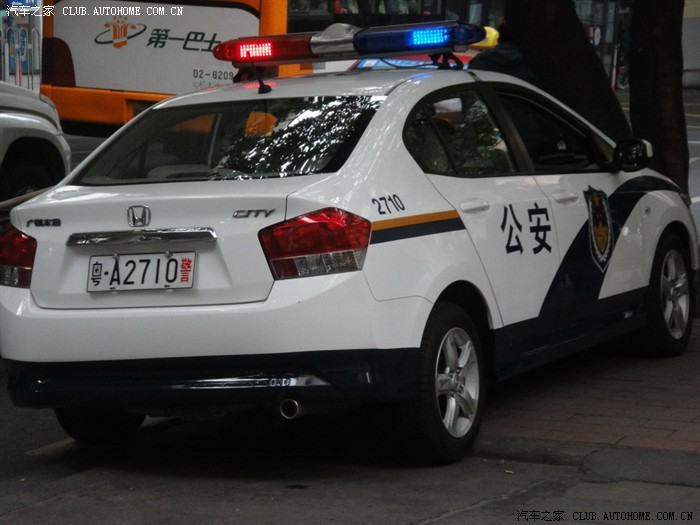 前几天在广州街头上看见的《锋范警车》 超酷