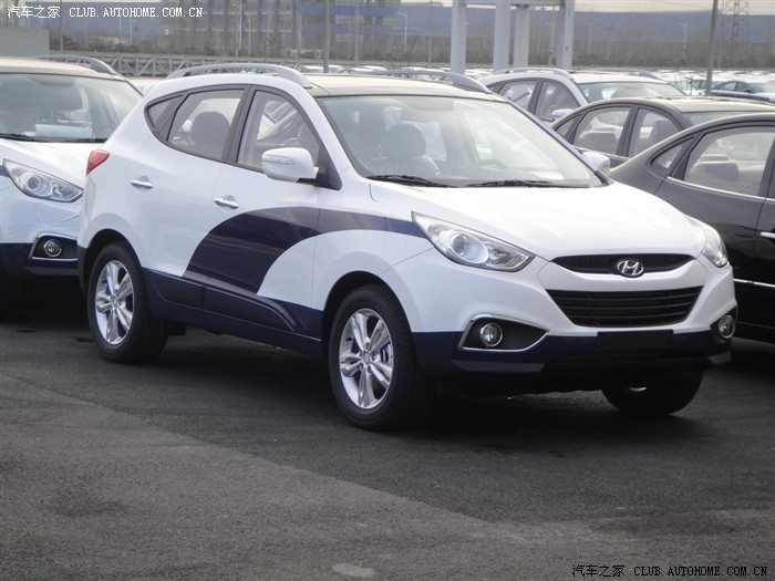 还有警车,居然是2.4 4wd的