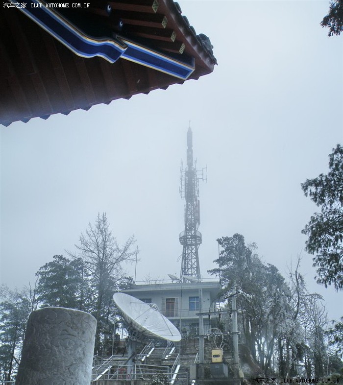 冒雪登毕节电视塔1769台阶.