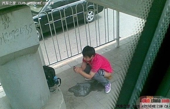 大便哥堵车时偷拍牛x一幕笑死我了