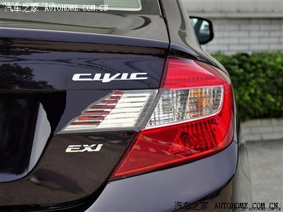 九代思域尾灯这样还比较和谐.