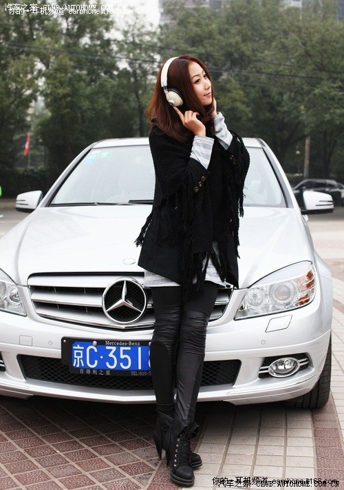 香车美女奔驰车大美女欢迎大家添加