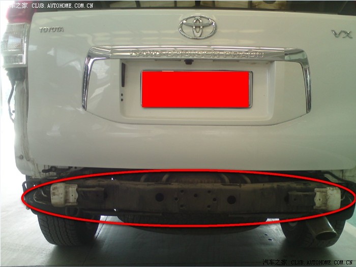 普拉多的后防撞钢梁