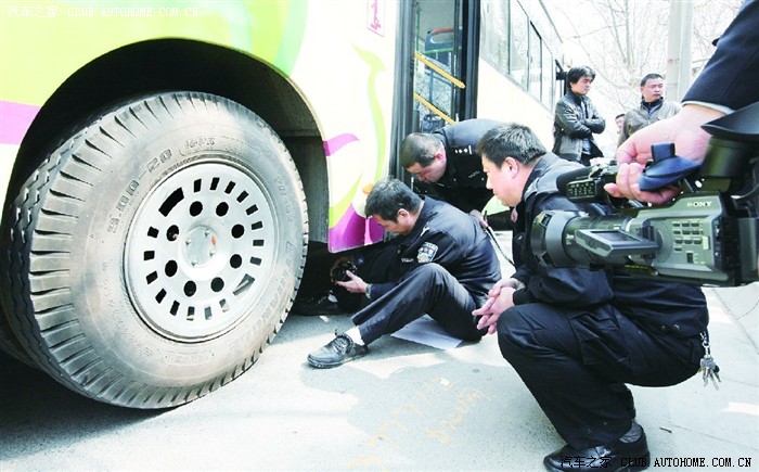 无德无良咸阳28路公交司机可怜的多多才1岁半