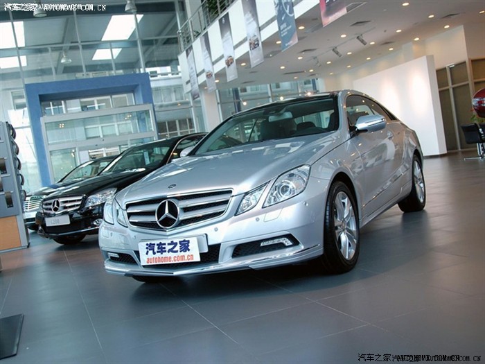 昨晚开了68w的奔驰跑车后失眠了