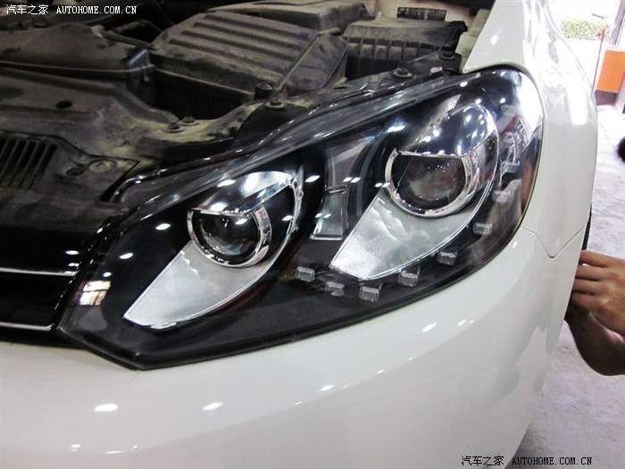 出售高尔夫泪眼大灯 99新