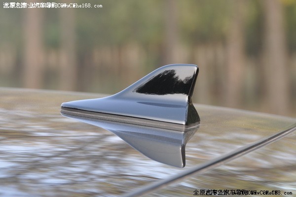 前几天发《es240加装鲨鱼鳍》,相机修好了,补高清图!