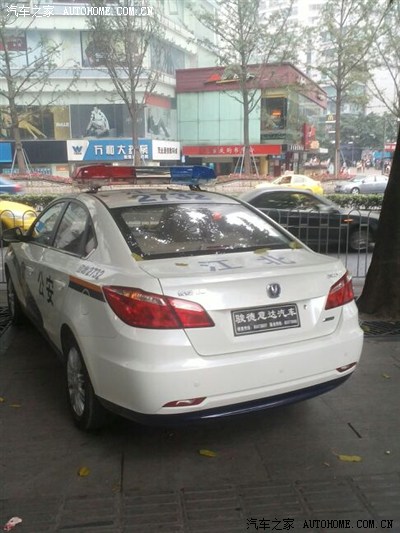 重庆的逸动警车