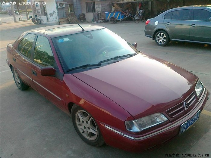 实拍4s店巧遇90年代雪铁龙xantia-经典老车