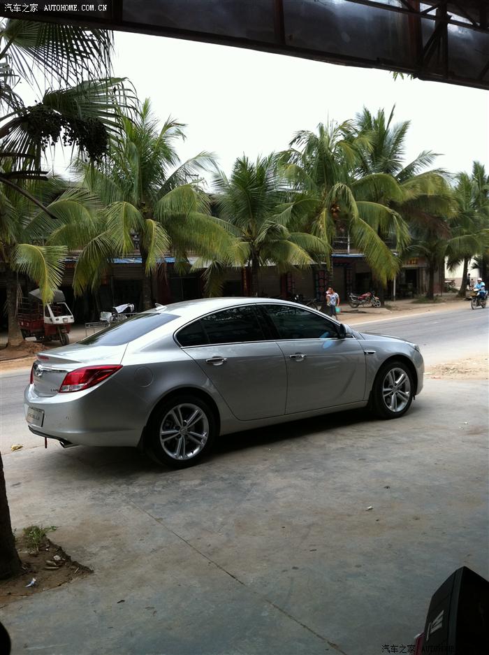 君威银色好看还是金色?