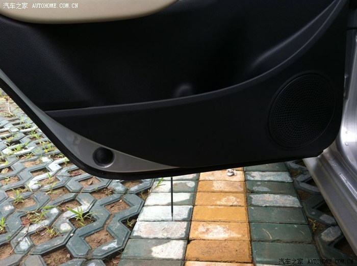 梅雨季节疏通排水孔作业之 找到朗逸排水口(23楼更新天窗排水