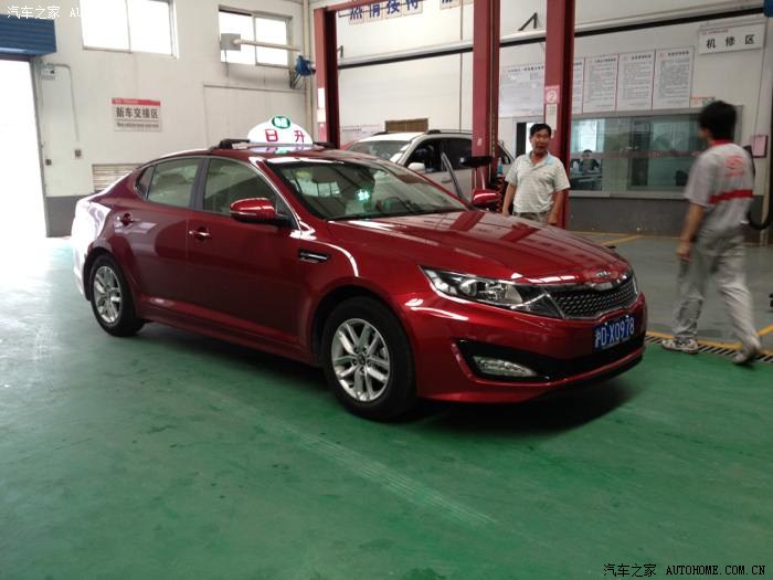 偶遇上海第一辆红色k5出租车