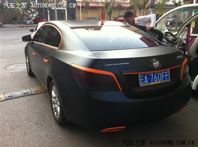 全疆首辆别克君越改色改珠光白色,白色是真的漂亮哦