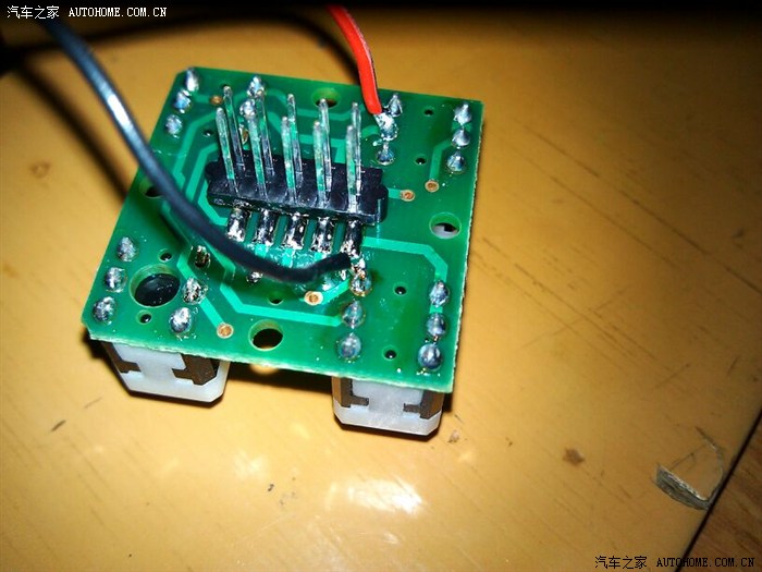 小龙改装新赛欧后视镜电动调节开关旁加装数字电压表改装完成