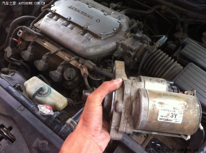 请问七代3.0的起动机