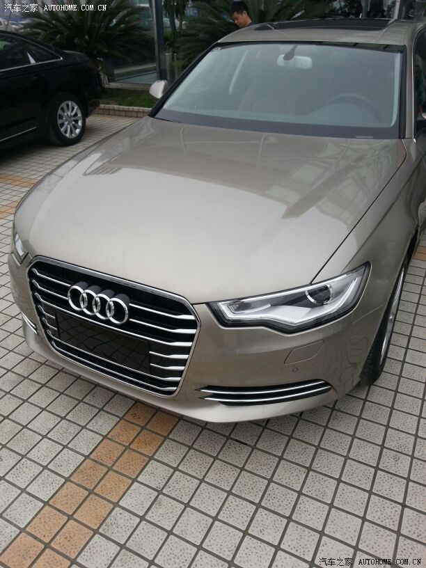 全国首辆斑羚米外香槟色外观配杏仁棕内30fsi舒适提车