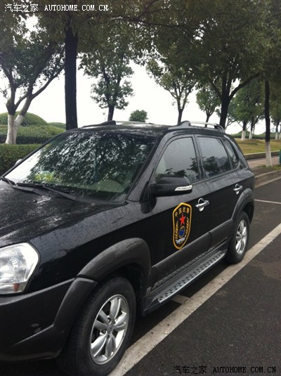 牛吧 中国武警 再加上车内的警报器 在路上绝对是一霸