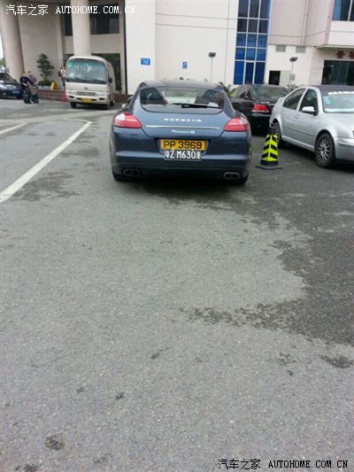 求鉴定:传说中的内地香港双牌车?两个牌照都代表什么啊?