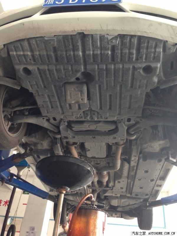 谁有锐志底盘的建构图和拍的底盘照片!