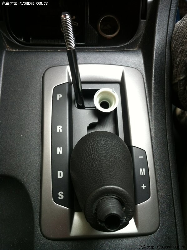 求助:请教自动挡 档位杆头 如何拆卸?谢谢