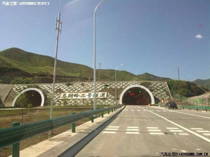 连霍高速乌鞘岭隧道群今日零时正式通车