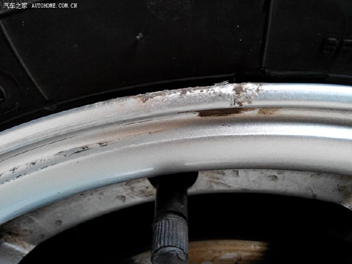 狗尿腐蚀铝合金轮毂