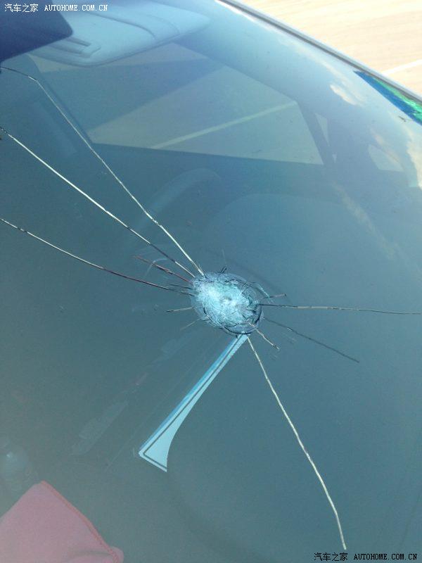 【图】郁闷,挡风玻璃裂了!_森林人论坛_汽车之家论坛