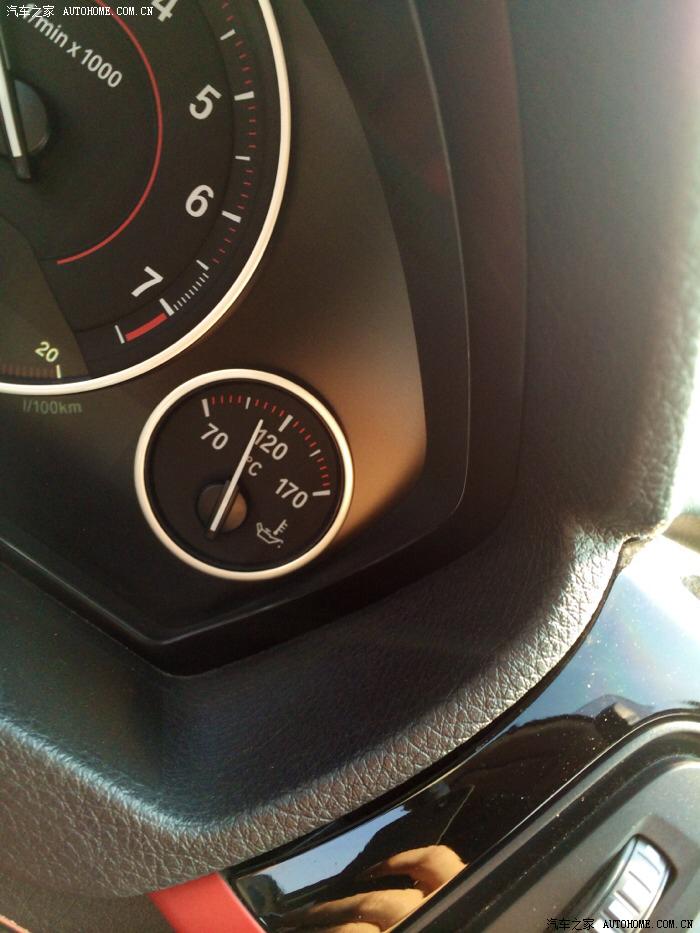 大家跑高速时一般情况油温表温度是这样吗?