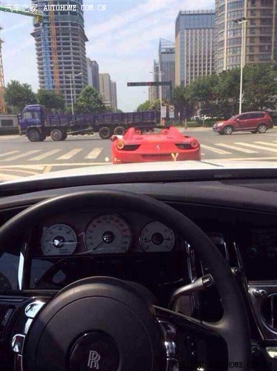 开法拉利很了不起啊