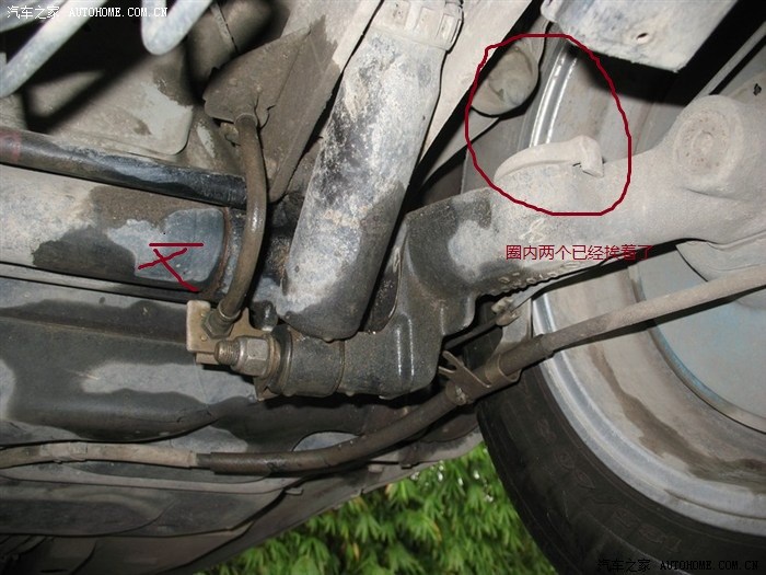 感觉后面一边高一边低&nbsp; 扭力杆 已经调到底了&nbsp