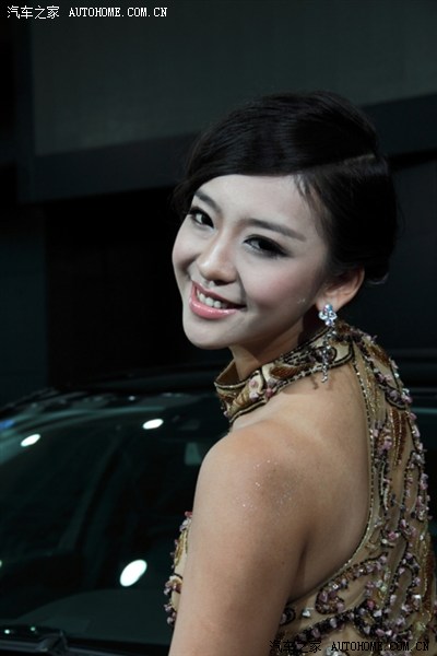 武汉国博车展奔驰车模——曹阳(是穿的透视装么?