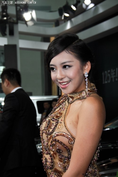 武汉国博车展奔驰车模——曹阳(是穿的透视装么?