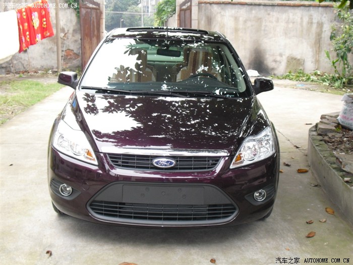 提车作业福克斯魔力红