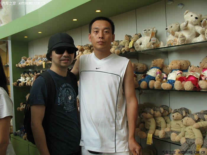 同事眼睛很毒,确实是刘仪伟,合影留念