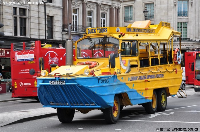 鸭子船.一种既可以行驶在水中也可以行驶在陆地的交通工具.