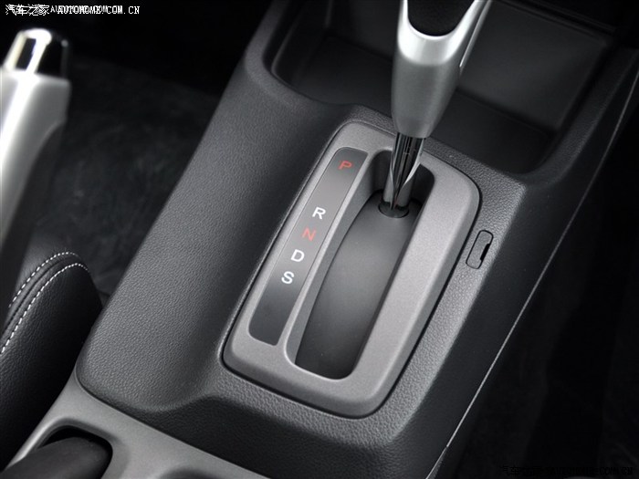 关于思域启动p档到r档的冲击.