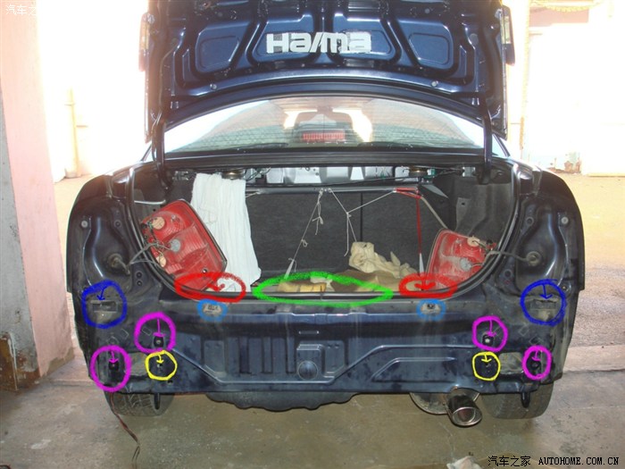 后备箱左侧漏水了,是通风口进的水,请问怎么拆后保险杠?