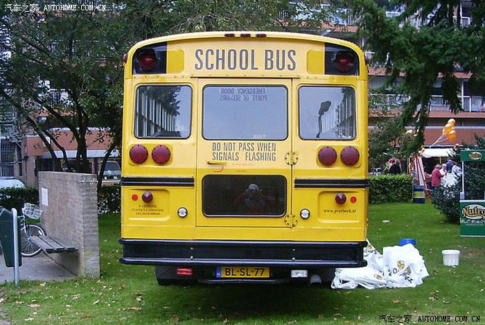福特皮卡改装的小型校车