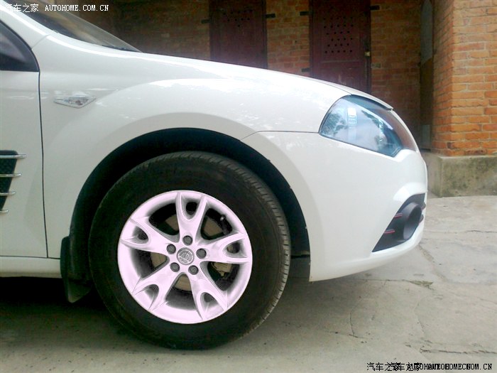 有没有10款得轮毂喷白色的漆.给个效果图看下.