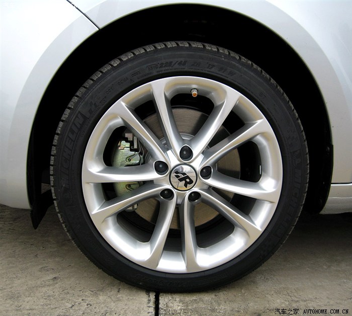 17寸大众cc原厂轮毂225米其林ps3顶级轮胎全新行驶800公里