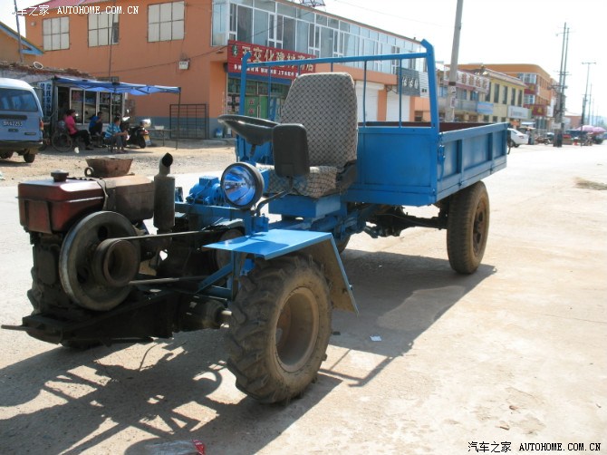 看看我的带方向盘的四驱手扶车