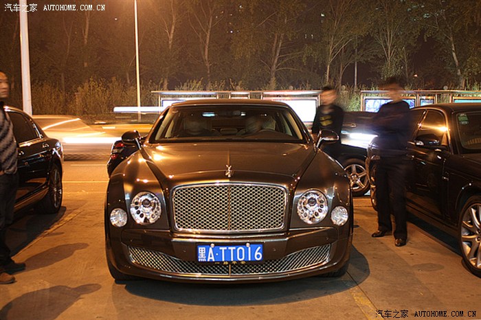 哈尔滨夜拍豪车