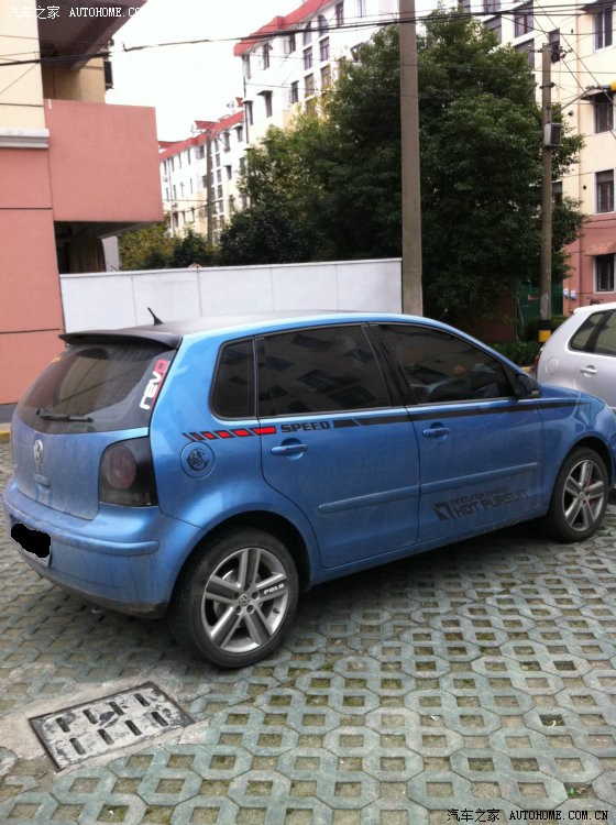 给我的polo sporty装了个小尾翼.效果图