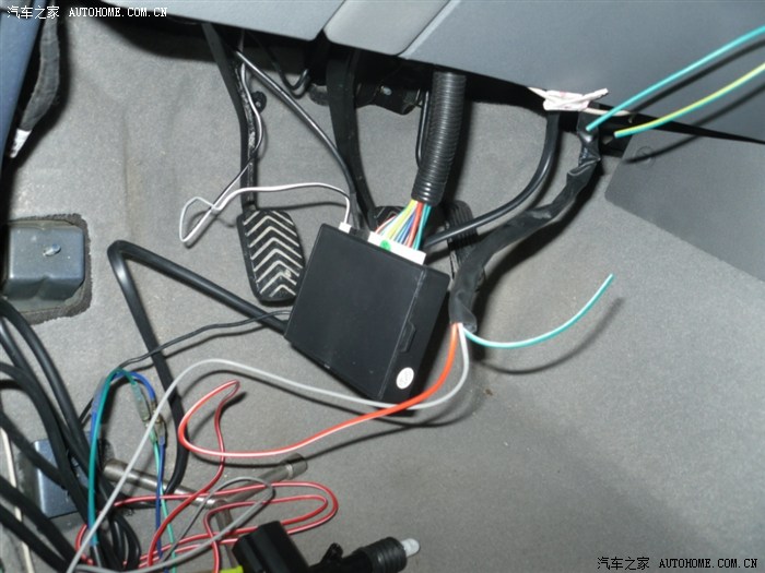 大线里那两根是转向灯线啊.什么颜色的.求救