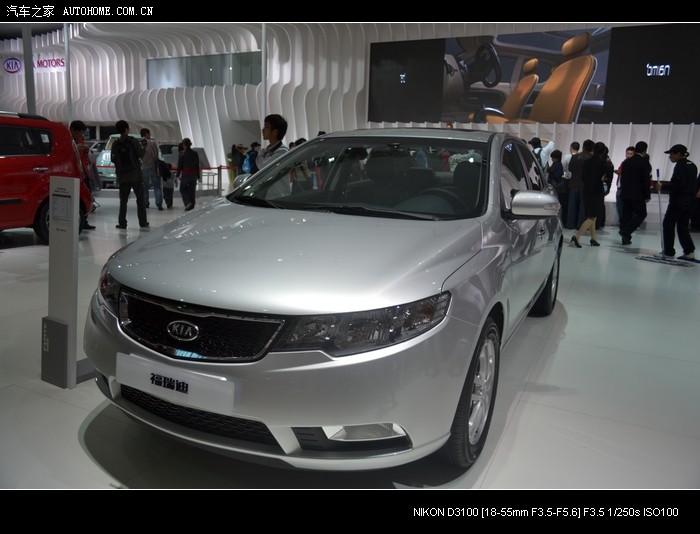 2011上海车展我的第一次单反之旅豪车美女杀猫图