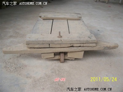 说了这么多,其实是儿时和伙伴们做的轴承木板车,轴承是东风货车上换下