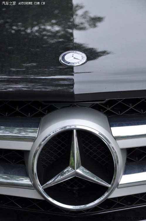 三叉戟的标志象征无限的荣誉内涵.