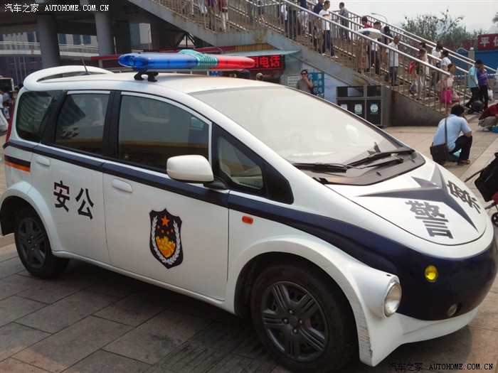 今天在北京站看到的新款警车