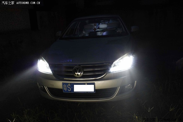 应大家的要求,安装了朗逸龙鼎车灯(能射吗)(更新晚上效果图)